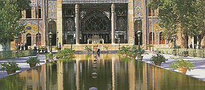 300px-Golestan-takht2.jpg